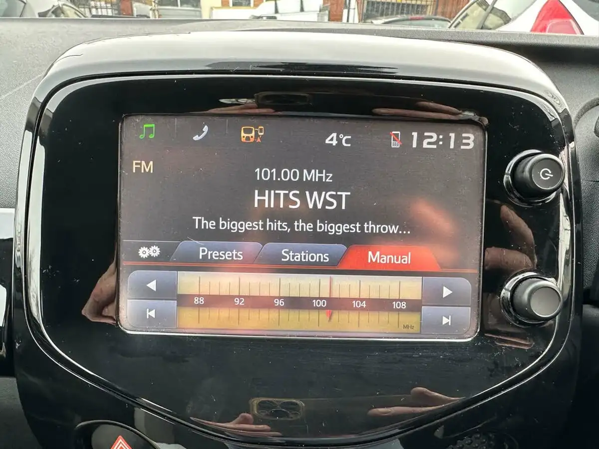 2014-toyota-aygo-10-vvt-i-x-clusiv-3d-big-4