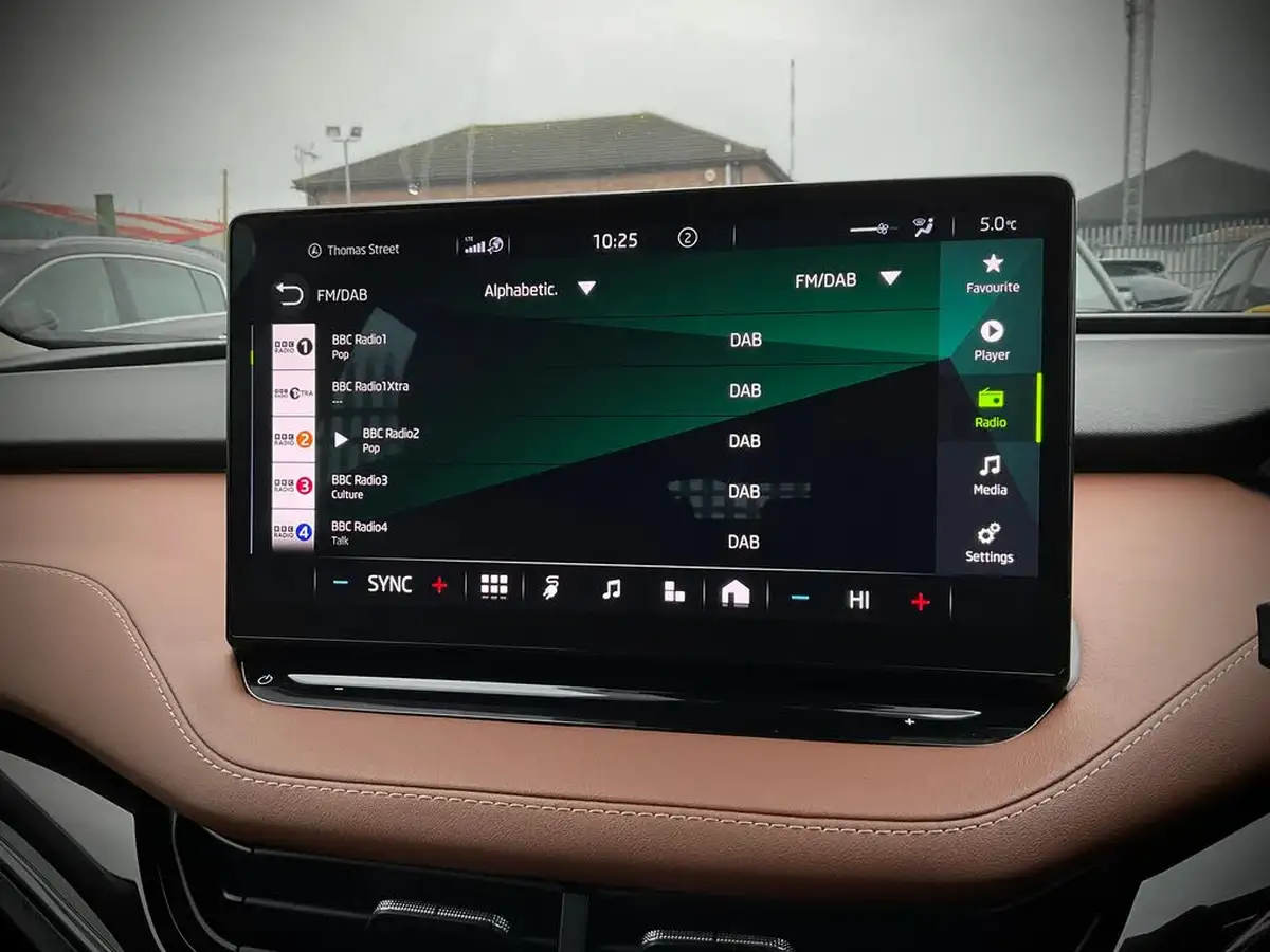 2021-skoda-enyaq-e-60-62-kwh-big-31