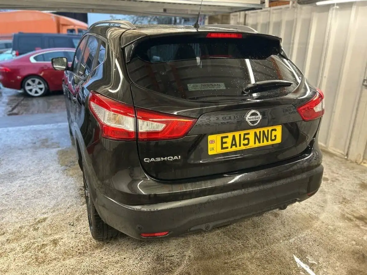 2015-nissan-qashqai-12-tekna-xtronic-cvt-big-16