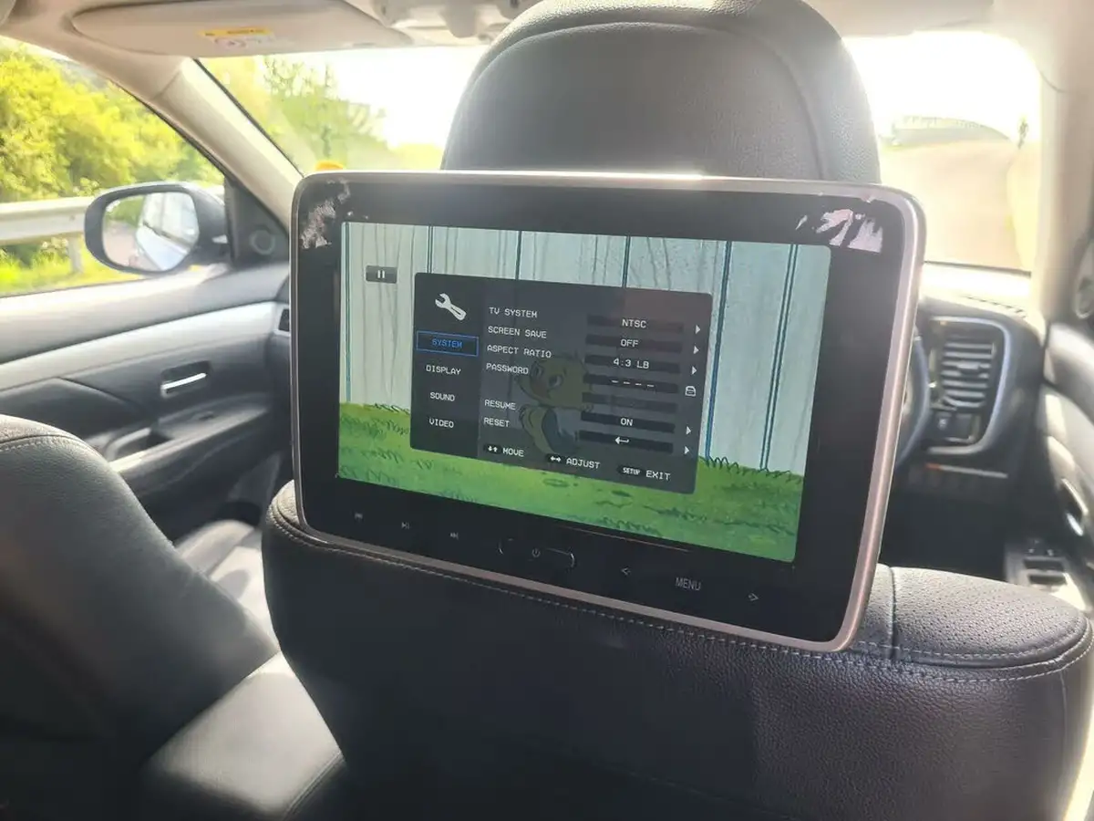 2015-mitsubishi-outlander-20-gx4h-phev-big-30
