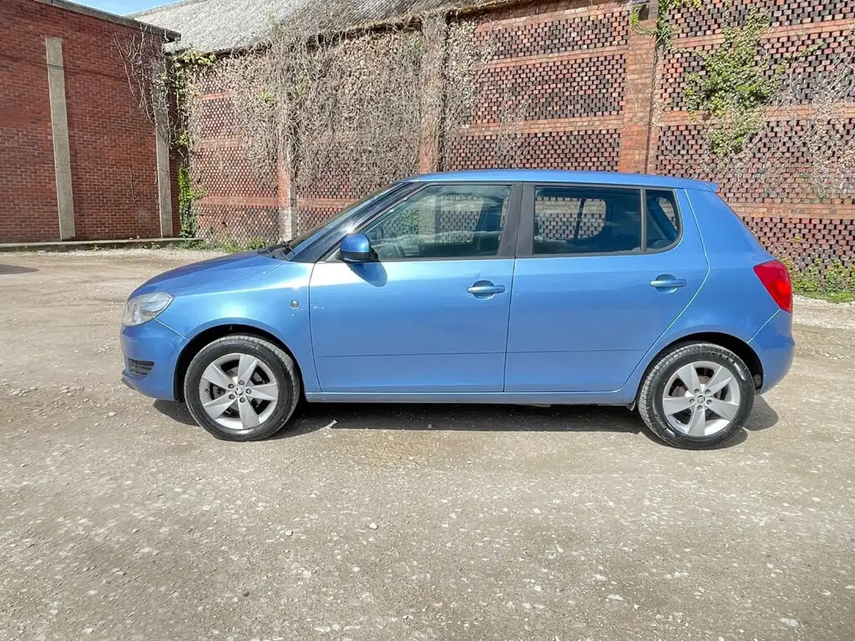 2014-skoda-fabia-12-se-12v-69ps-hatchback-1198cc-big-6