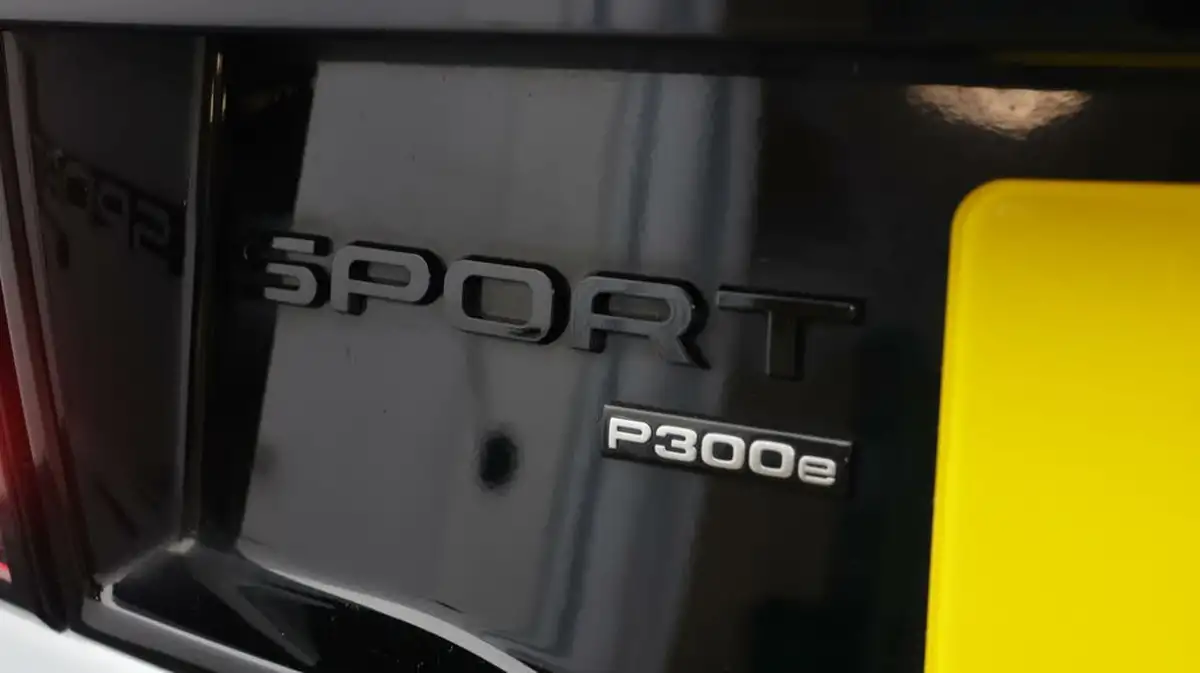 2021-land-rover-discovery-sport-15-p300e-r-dynamic-s-big-20