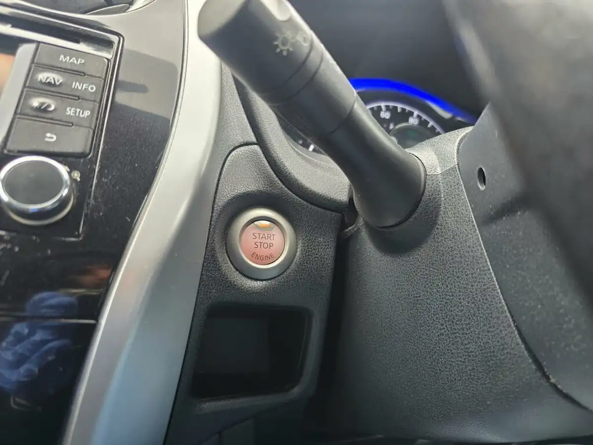 2014-nissan-note-12-tekna-cvt-big-28