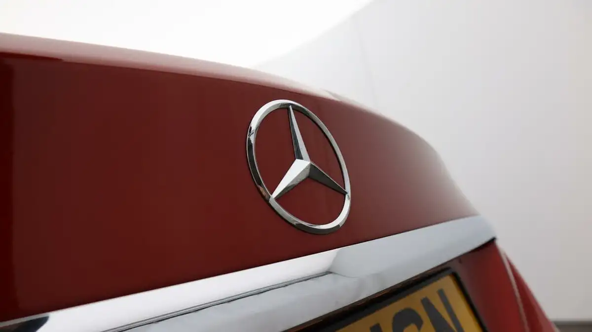 2020-mercedes-benz-c-class-16-c180-se-saloon-4d-big-22