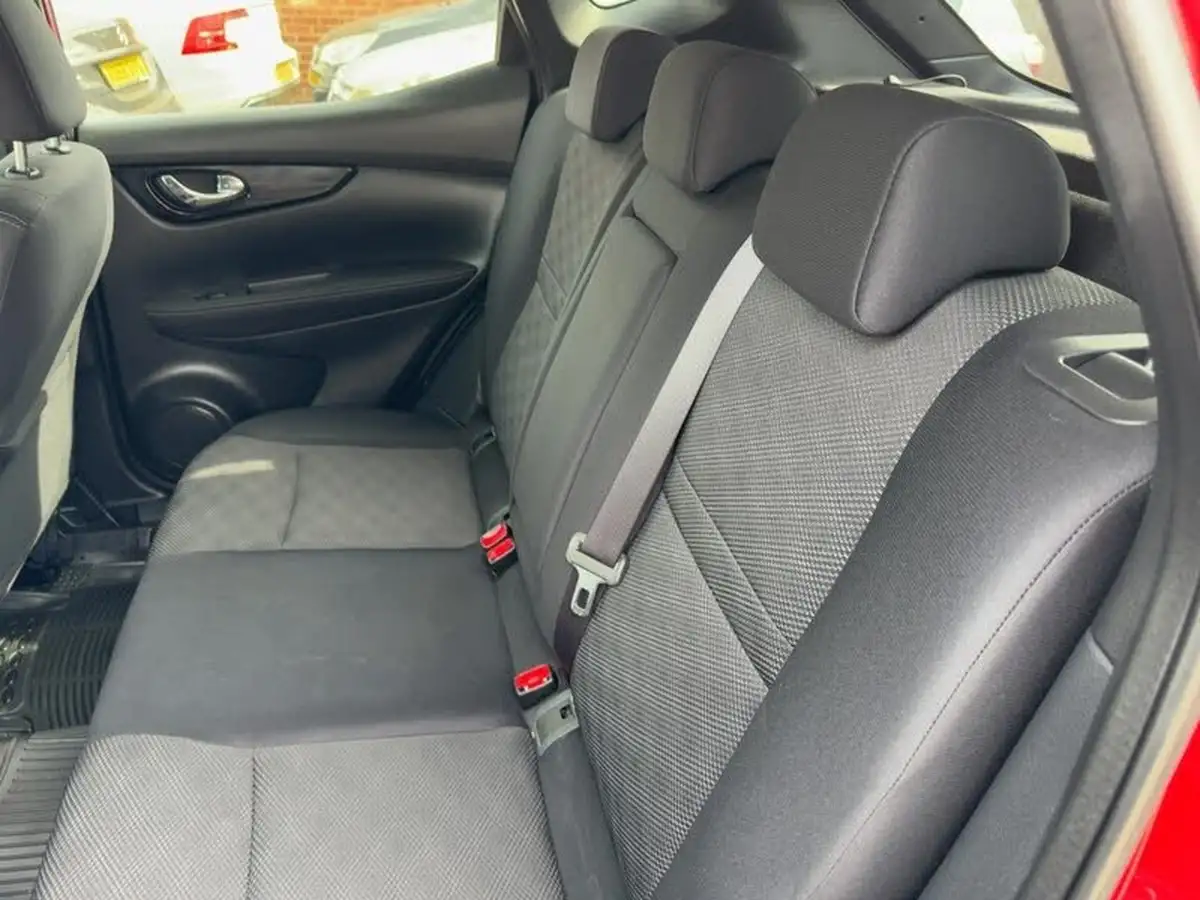 2017-nissan-qashqai-12-dig-t-n-connecta-xtronic-cvt-big-28