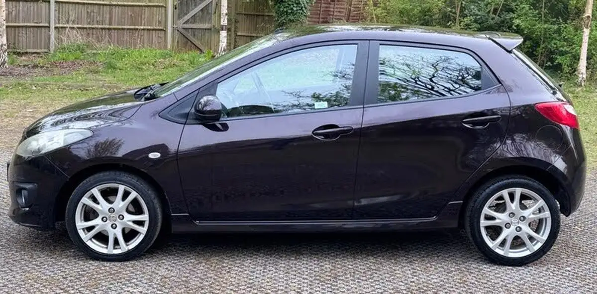 2010-mazda-mazda2-13-tamura-5d-big-3