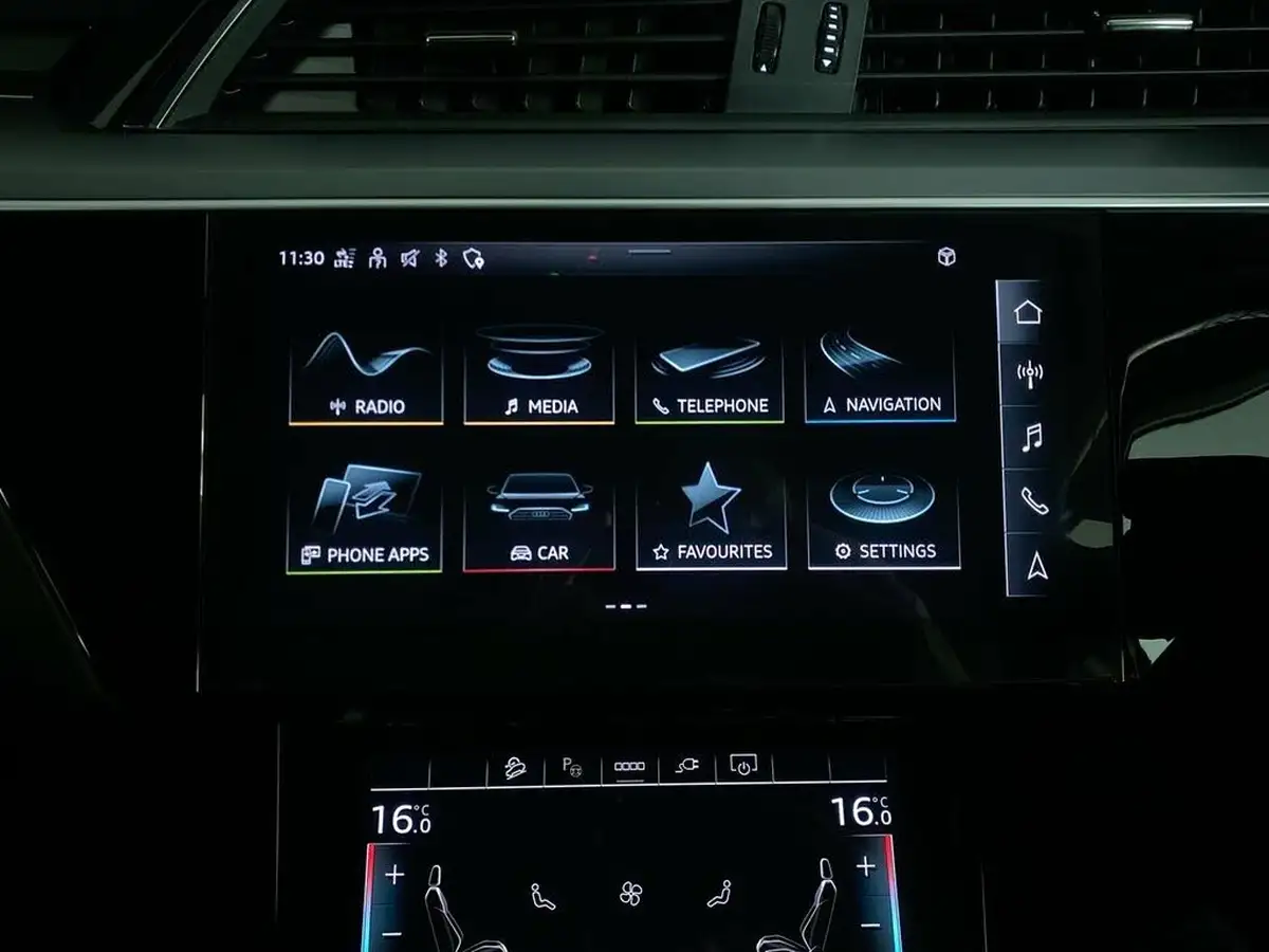 2022-audi-e-tron-55e-technik-station-wagon-big-31