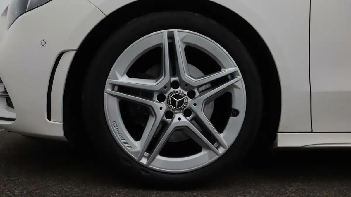 2019-mercedes-benz-b-class-13-b200-amg-line-premium-plus-7g-dct-big-18