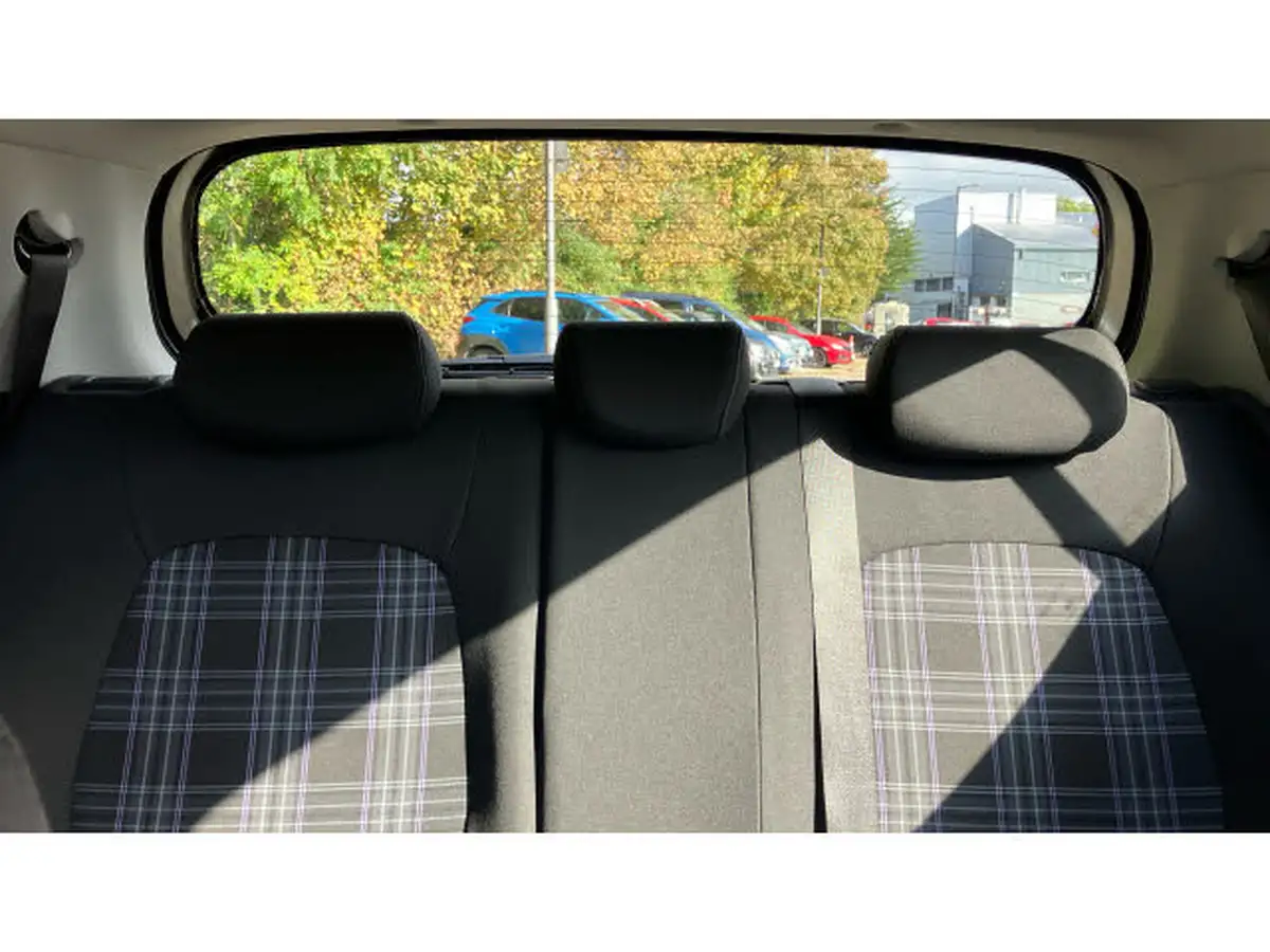 2024-hyundai-i10-12-premium-79ps-big-14
