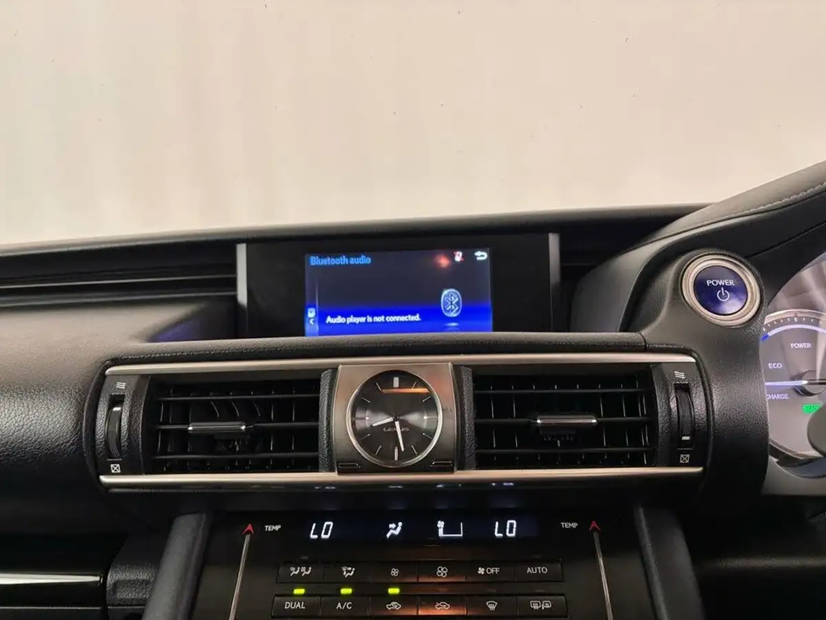 2017-lexus-is-300h-25-sport-big-44
