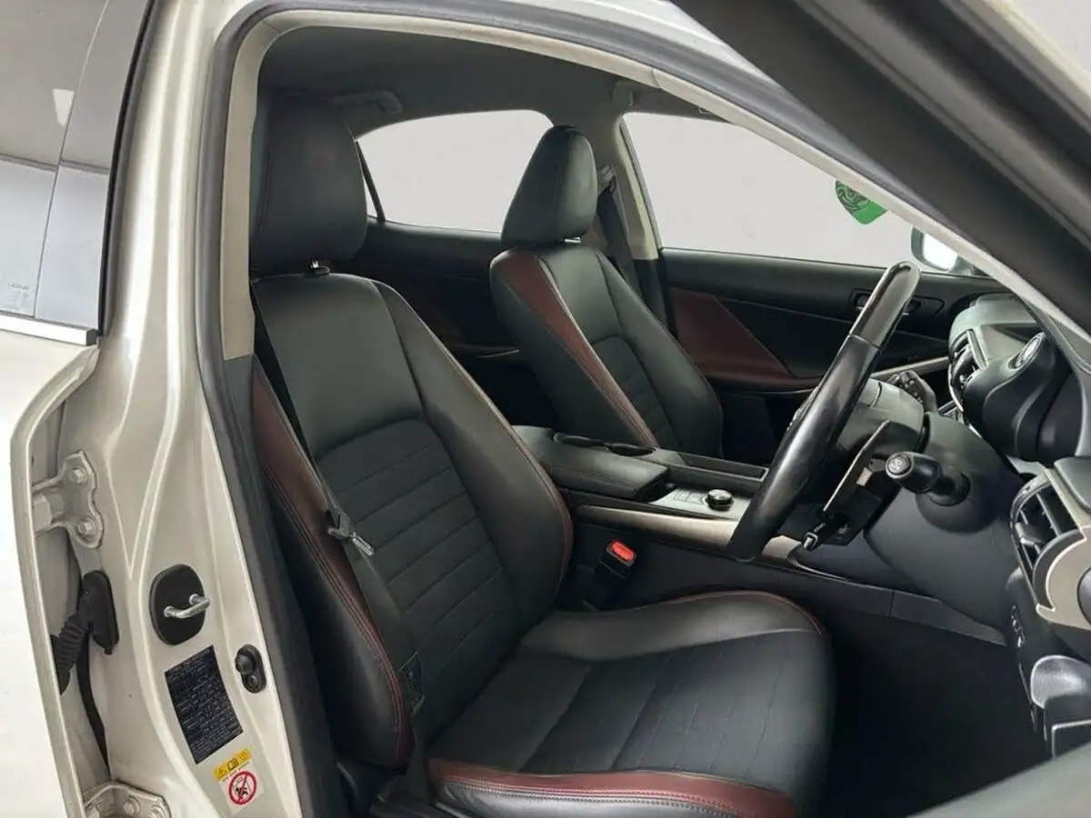 2017-lexus-is-300h-25-sport-big-20