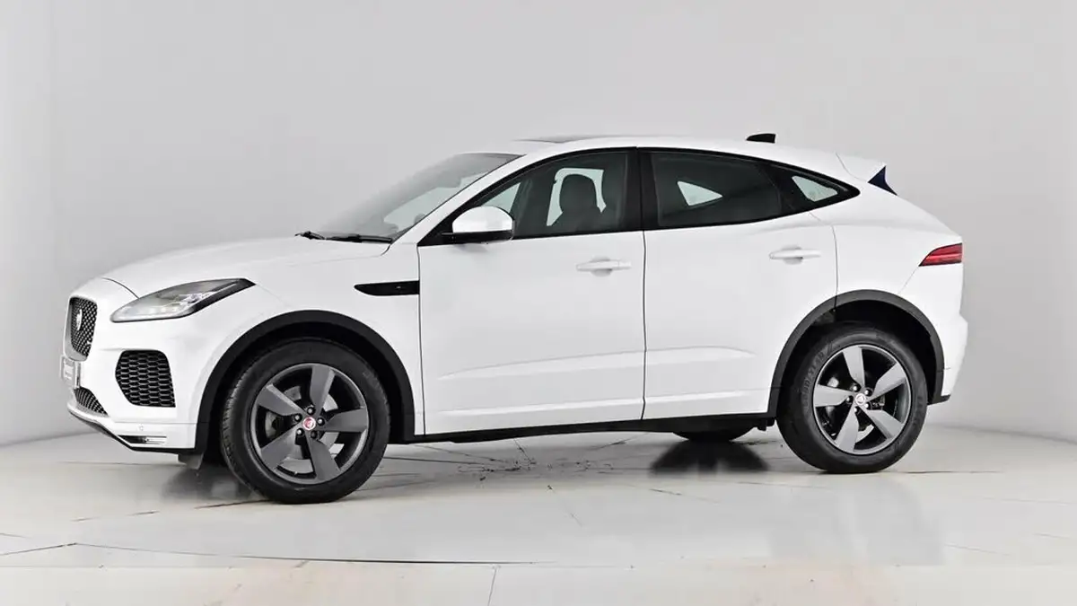 2020-jaguar-e-pace-20-i4d-chequered-flag-180ps-big-60
