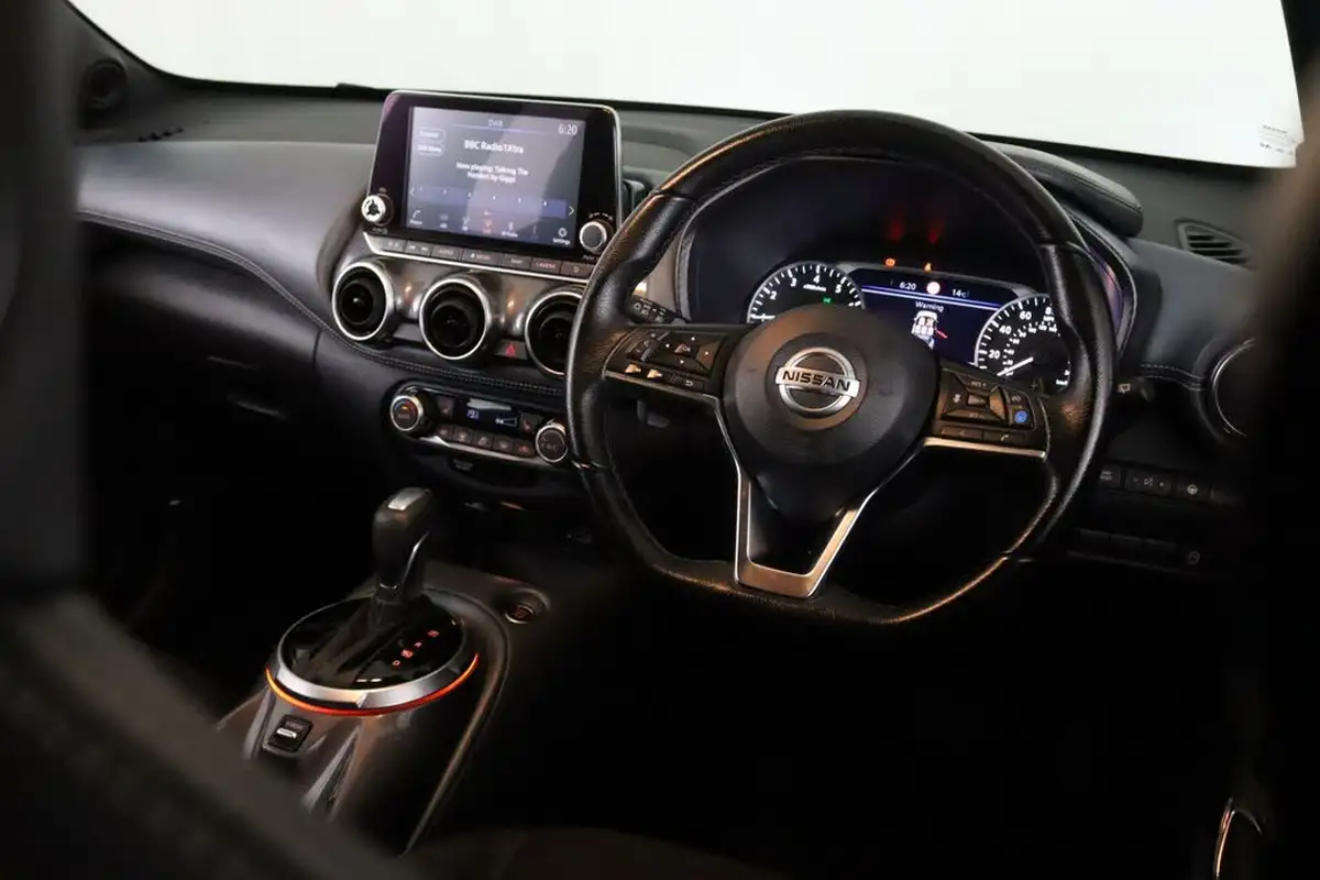 2021-nissan-juke-10-dig-t-tekna-dct-big-12