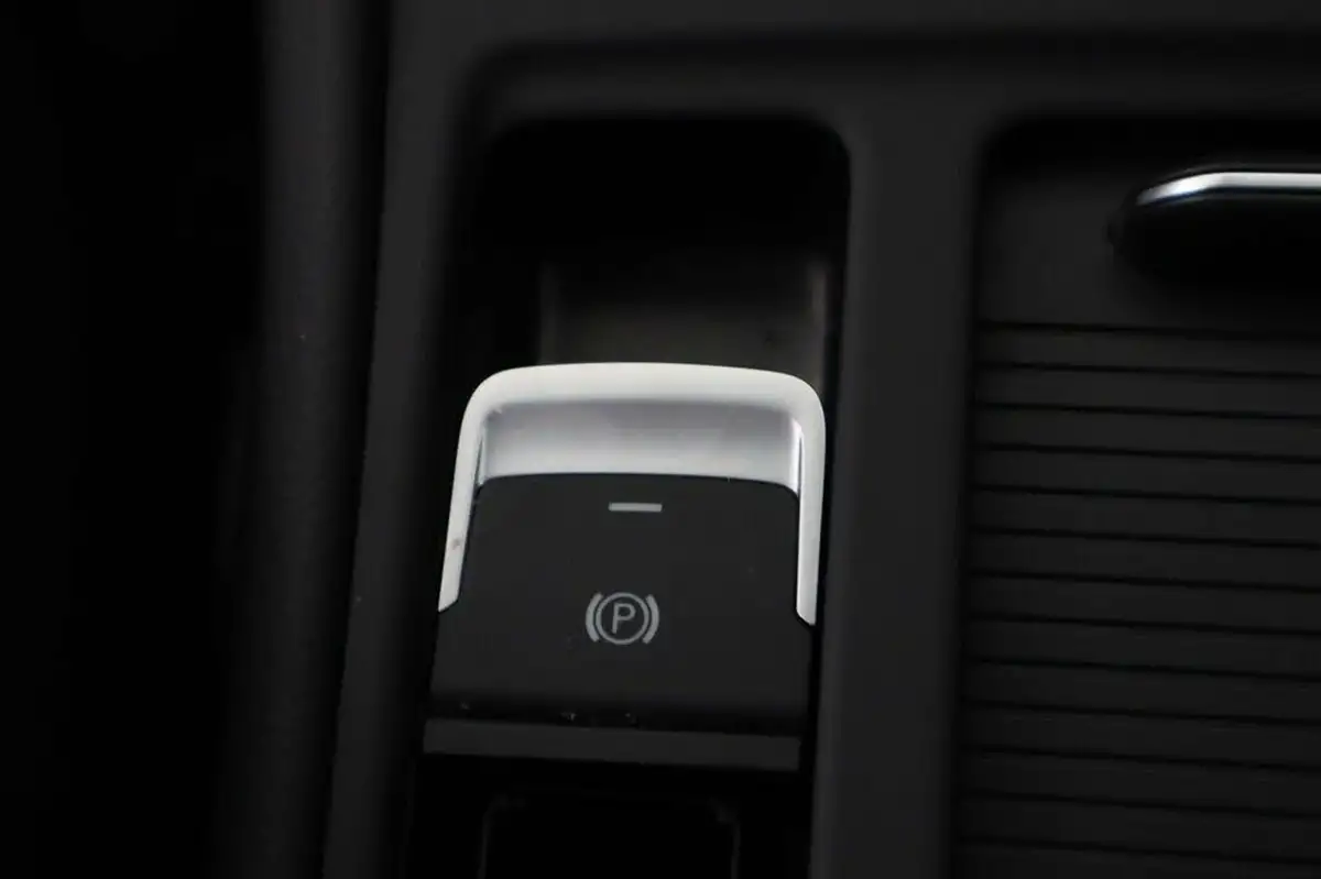 2020-volkswagen-golf-15-tsi-match-edition-150ps-hatchback-dsg-big-23
