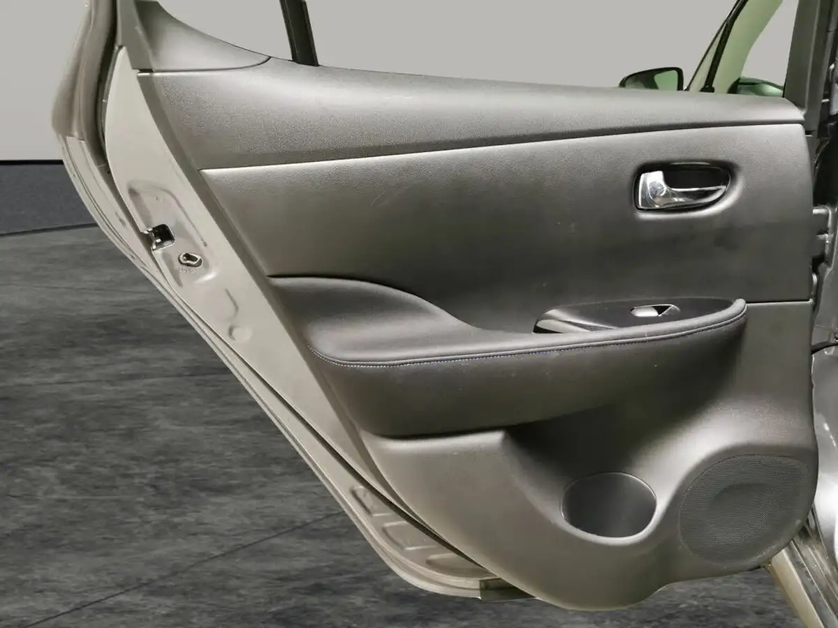 2024-nissan-leaf-e-n-connecta-39kwh-big-27