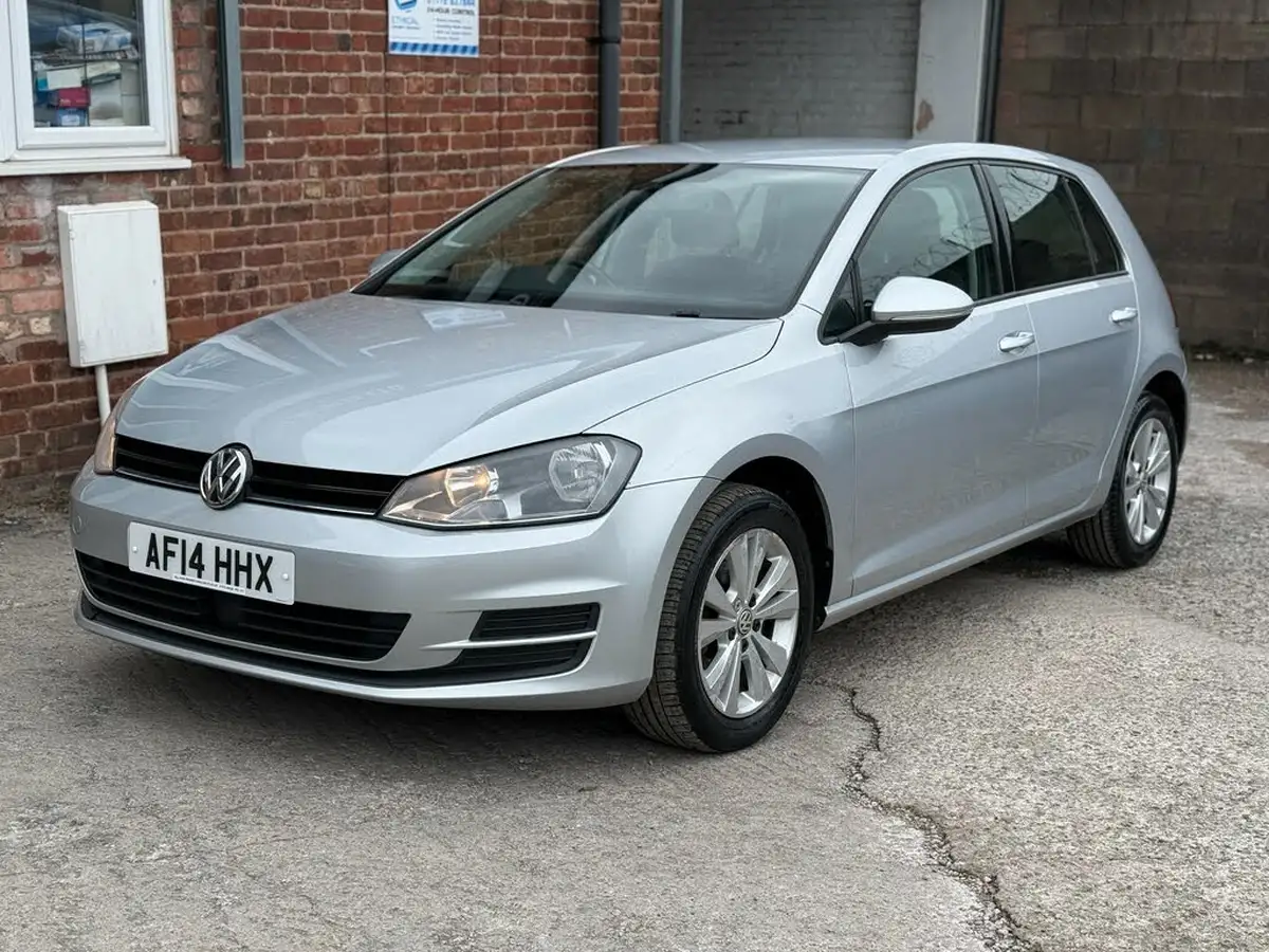 2014-volkswagen-golf-16tdi-se-ss-hatchback-5d-big-48