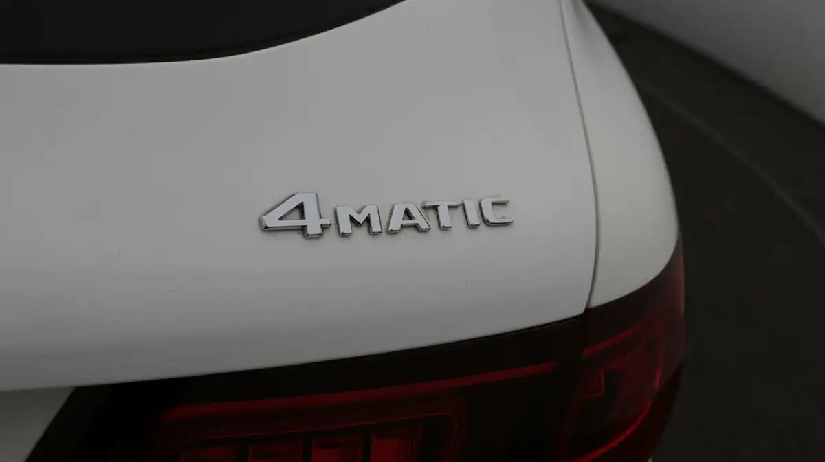 2019-mercedes-benz-glc-class-20d-glc220d-amg-line-premium-station-wagon-5d-big-22