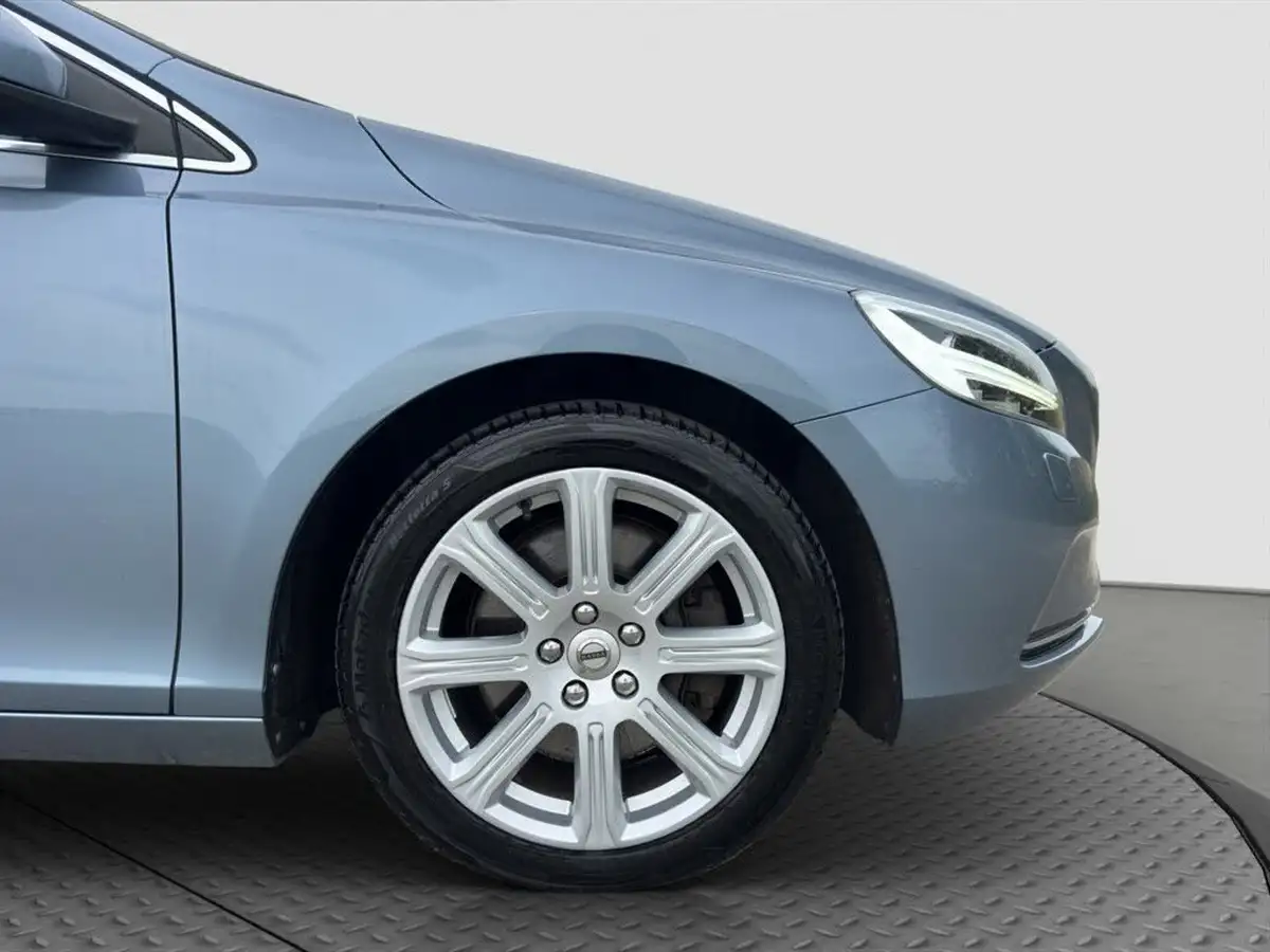2017-volvo-v40-20td-d4-inscription-big-17