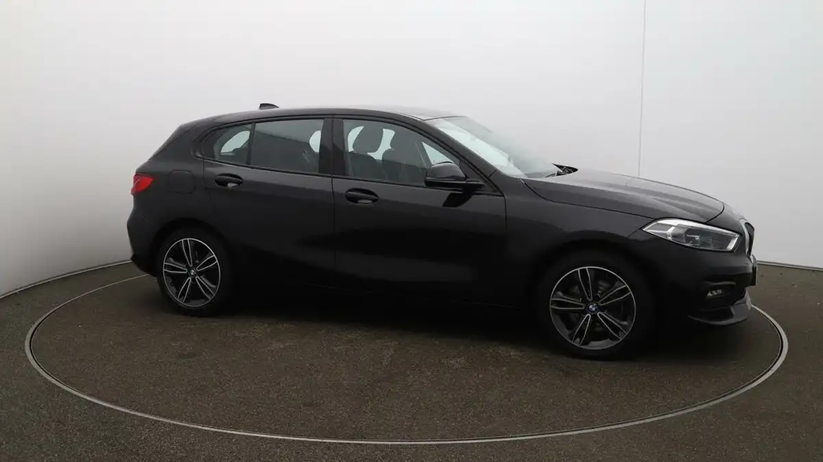 2022-bmw-1-series-15td-116d-sport-dct-big-37