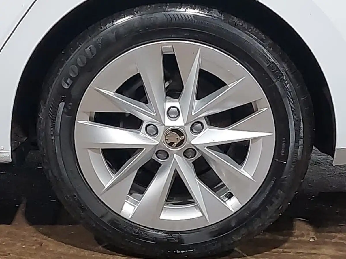 2024-skoda-octavia-15-tsi-e-tec-se-l-estate-big-12