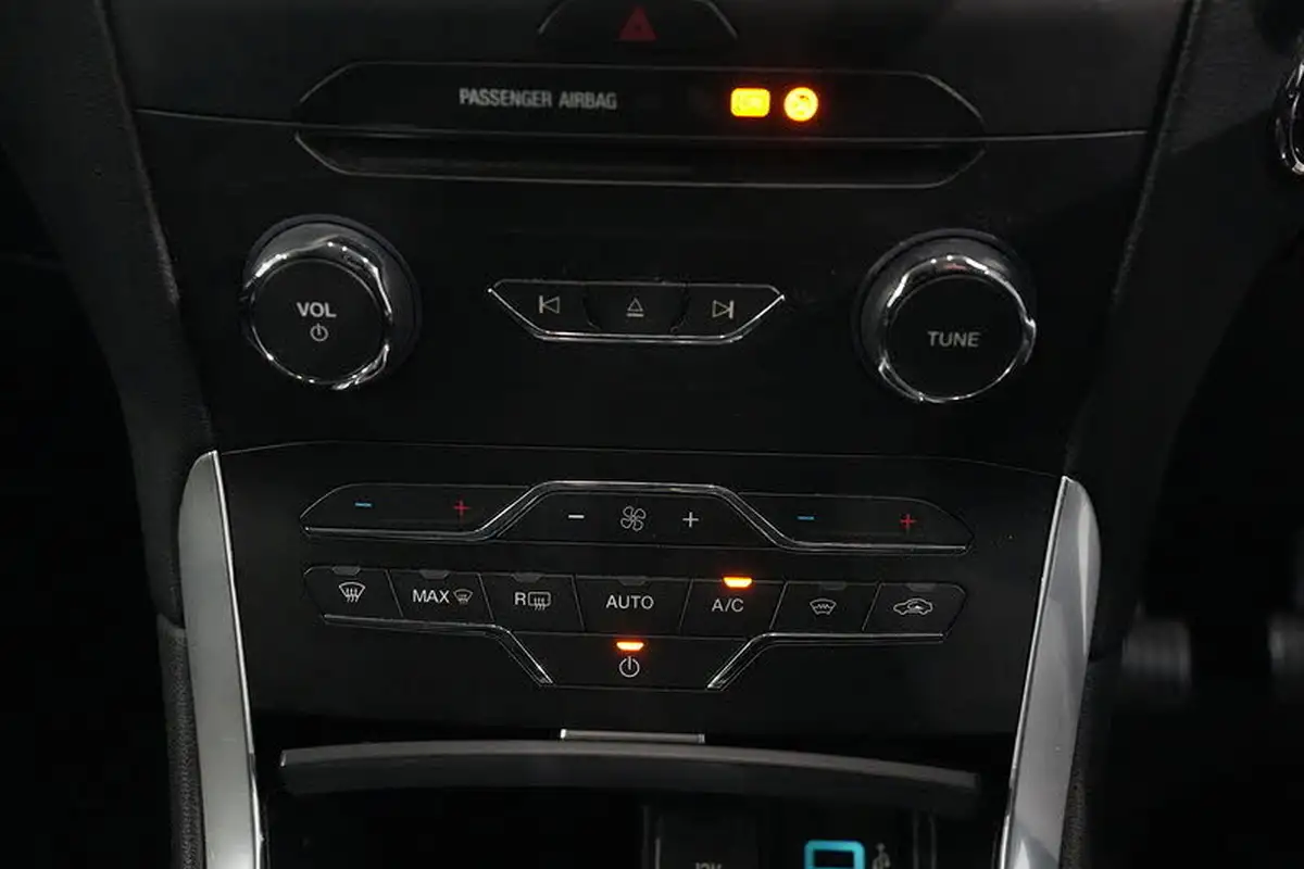 2019-ford-galaxy-15t-titanium-big-21