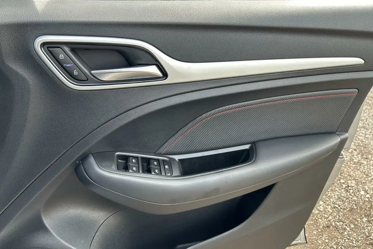 2024-mg-zs-suv-10t-gdi-exclusive-big-27