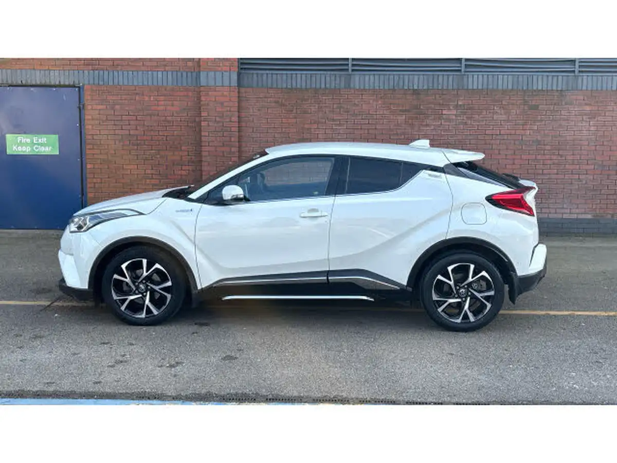 2018-toyota-c-hr-18-vvt-i-design-foc-sport-pack-big-16