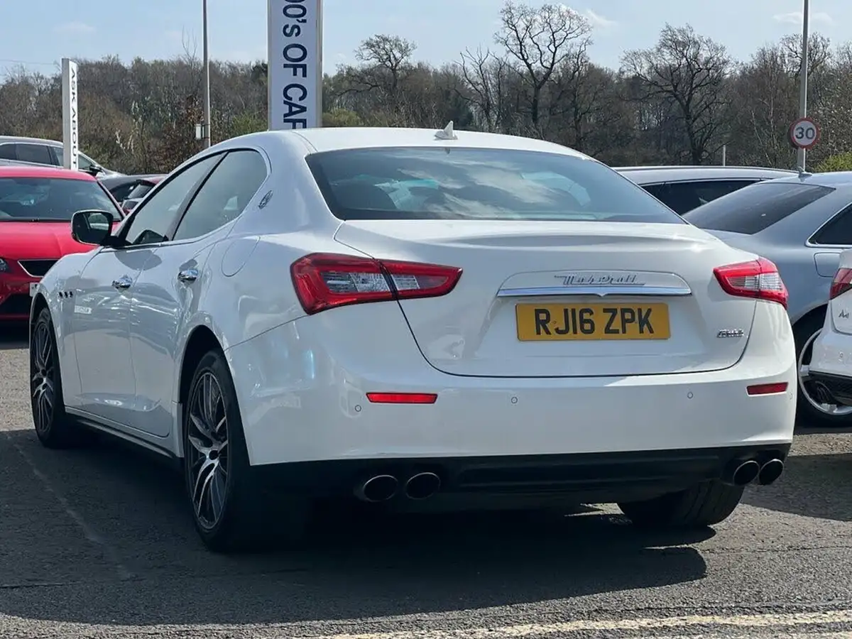 2016-maserati-ghibli-30td-big-5