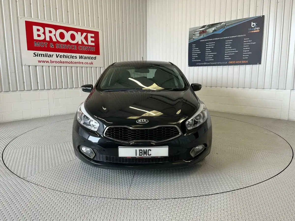 2012-kia-ceed-16-3-isg-hatchback-big-4