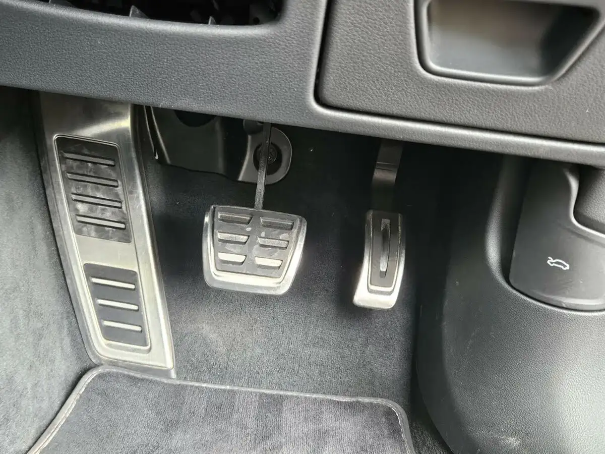 2021-audi-a6-avant-20-40-tdi-s-line-big-33