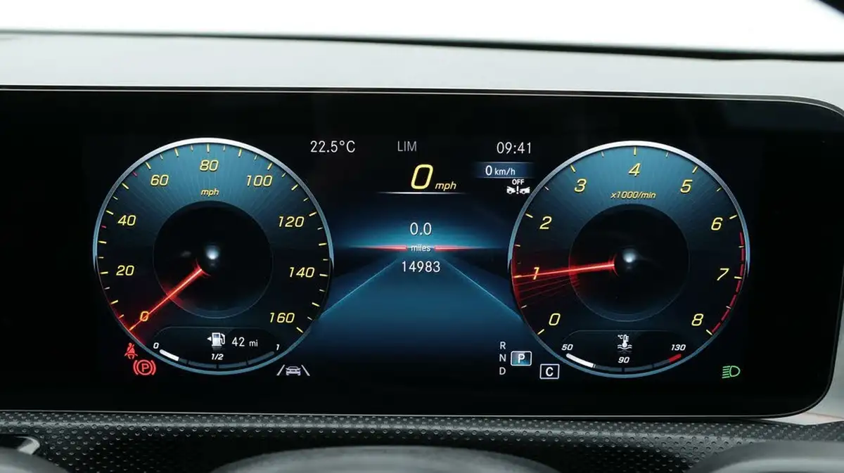 2022-mercedes-benz-cla-13-cla-200-amg-line-premium-coupe-4d-big-10