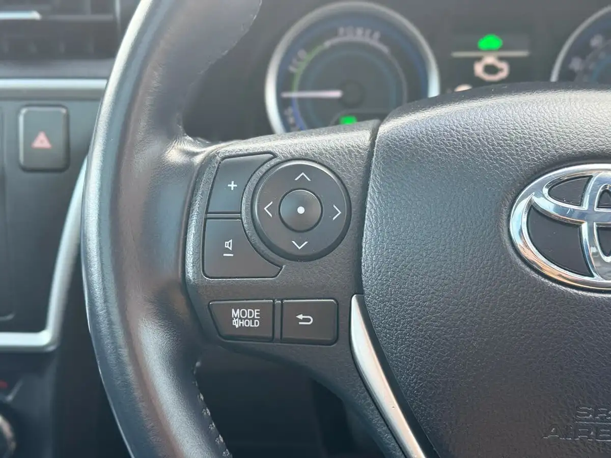 2015-toyota-auris-18-vvt-i-hsd-excel-hatchback-e-cvt-big-20