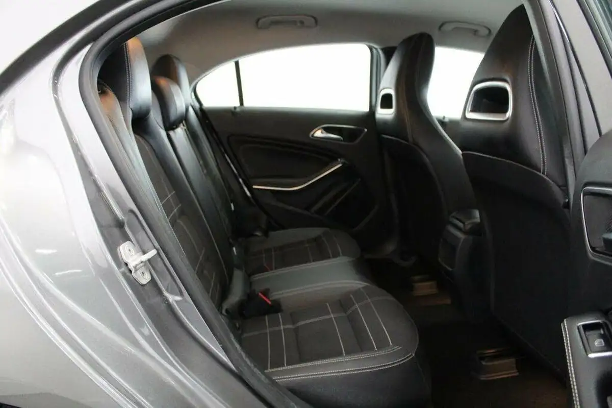 2015-mercedes-benz-a-class-15-cdi-a180-sport-109ps-7g-dct-big-42