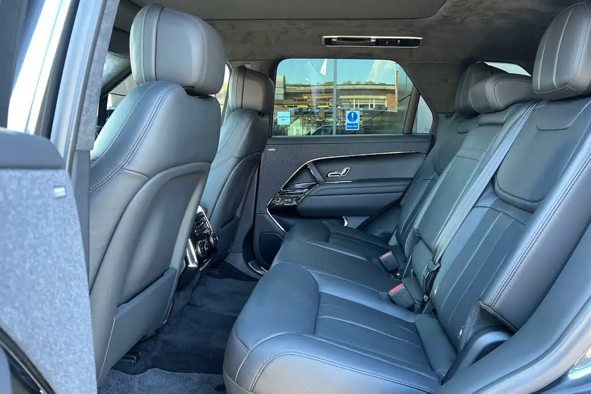 2024-land-rover-range-rover-sport-30-p460e-autobiography-big-45