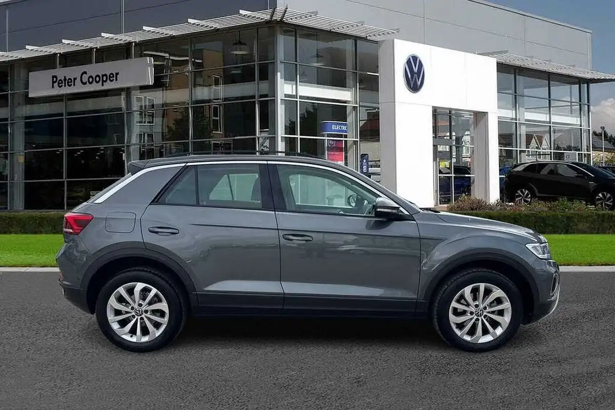 2023-volkswagen-t-roc-15-tsi-life-dsg-big-3