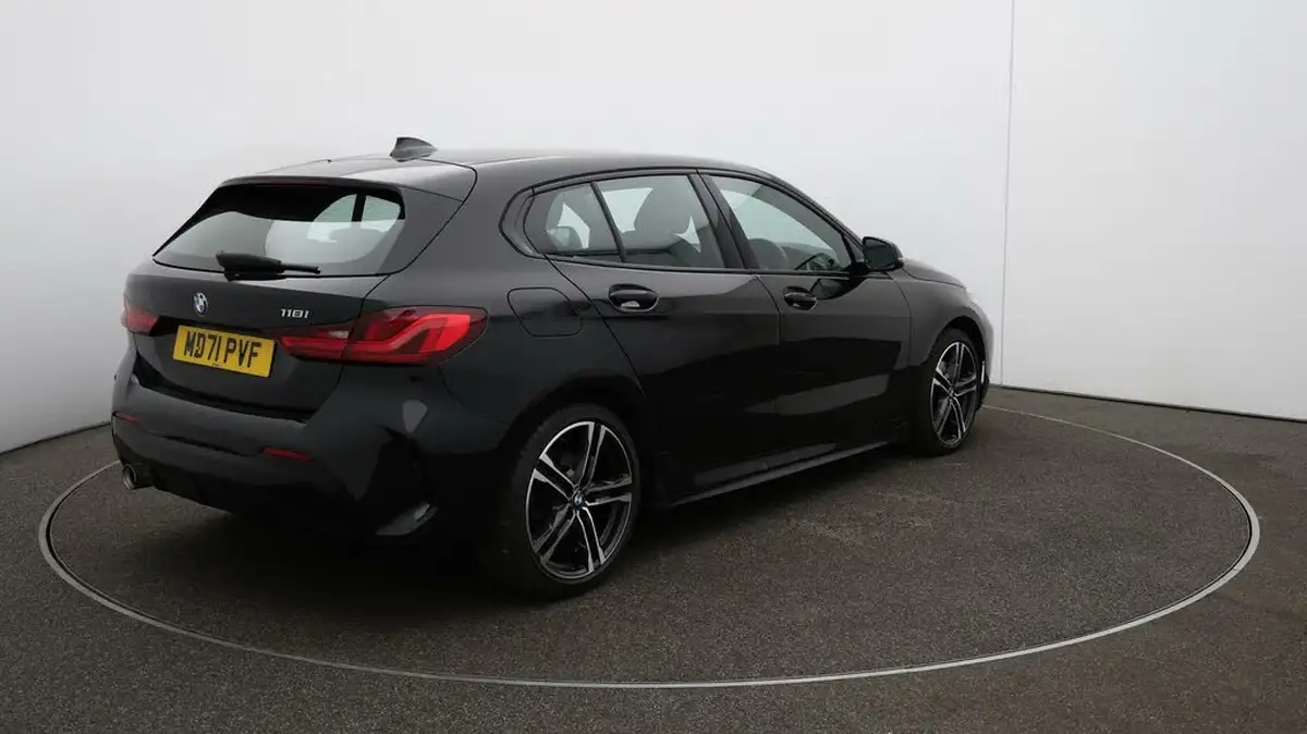 2022-bmw-1-series-15-118i-m-sport-lcp-dct-big-7