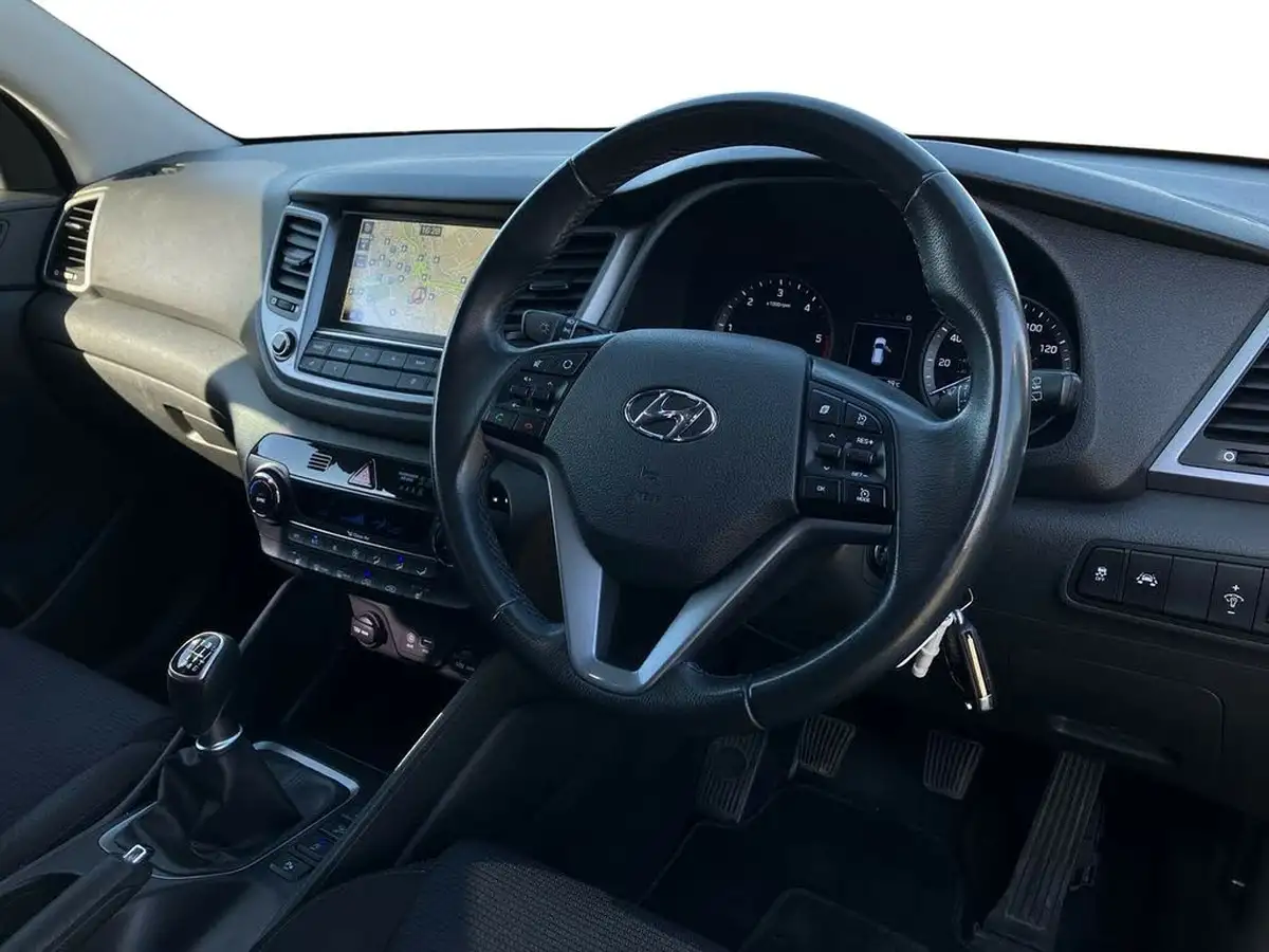 2016-hyundai-tucson-20crdi-blue-drive-se-nav-big-7