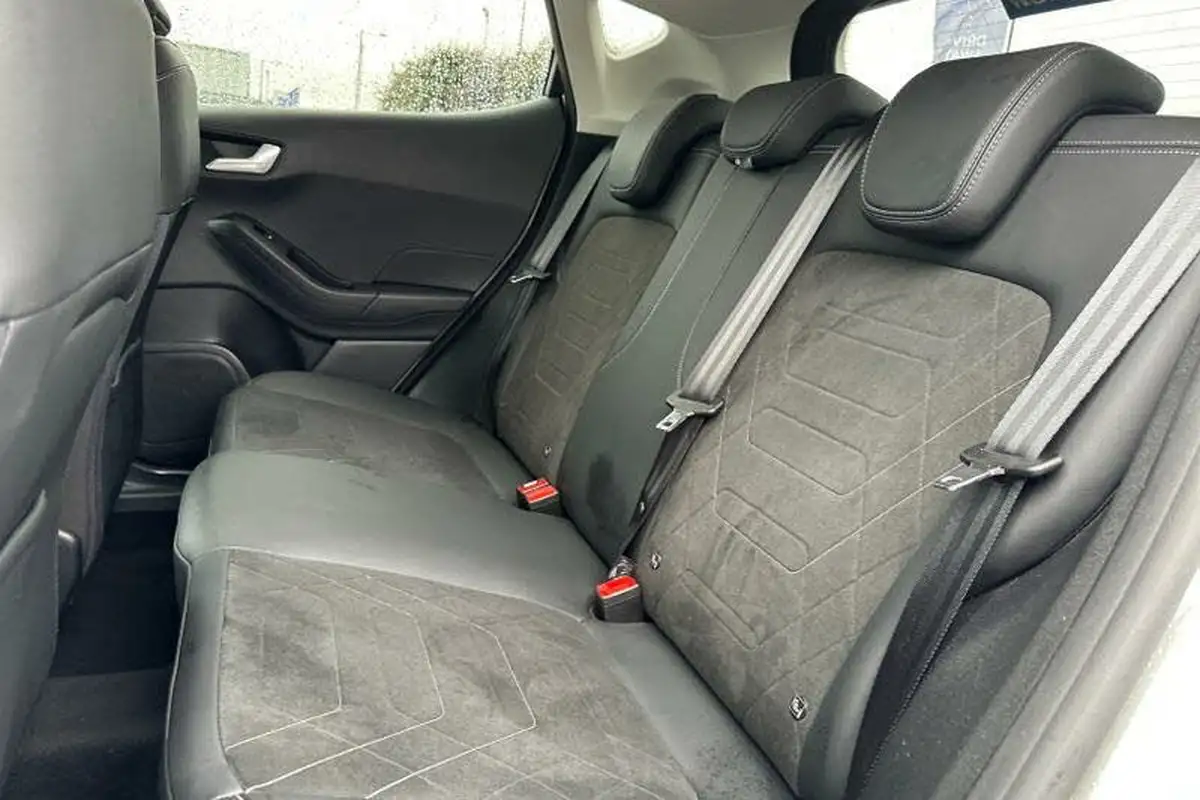 2022-ford-fiesta-10t-titanium-vignale-125ps-hybrid-mhev-big-4