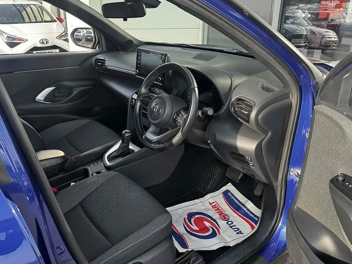 2022-toyota-yaris-15-vvt-i-design-panoramic-roof-big-18