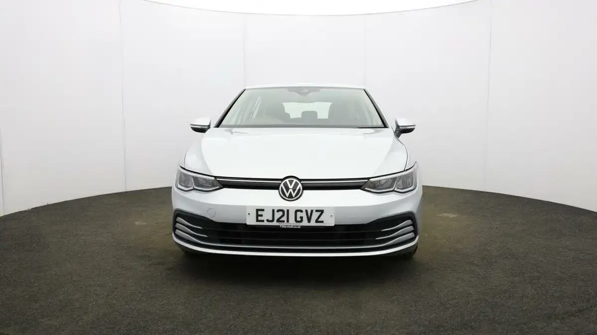 2021-volkswagen-golf-10-etsi-life-hatchback-big-1
