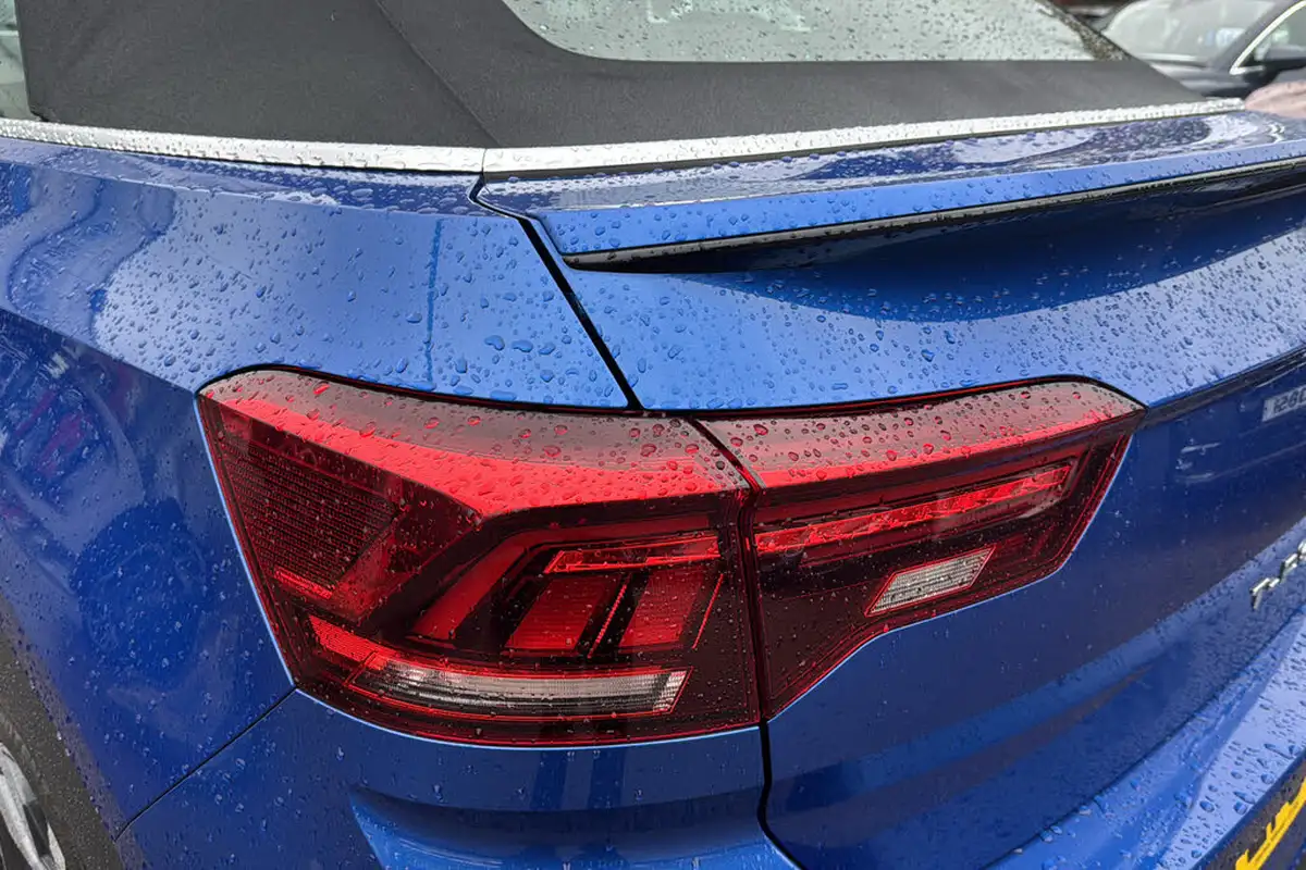 2021-volkswagen-t-roc-15-tsi-r-line-convertible-2d-dsg-big-23
