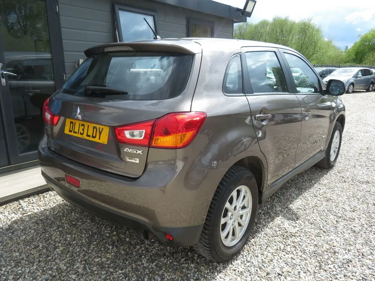 2013-mitsubishi-asx-16-2-big-35