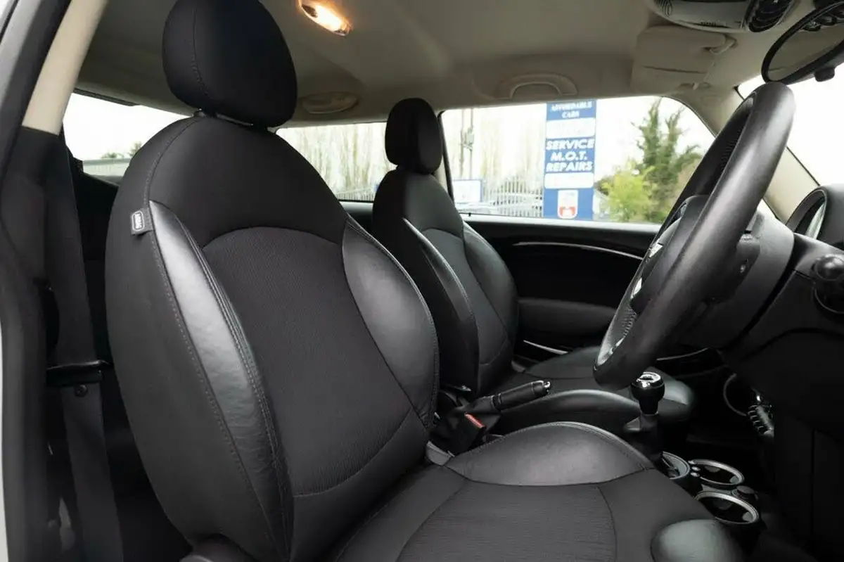 2013-mini-cooper-16-cooper-s-184bhp-sport-chili-hatchback-3d-big-27