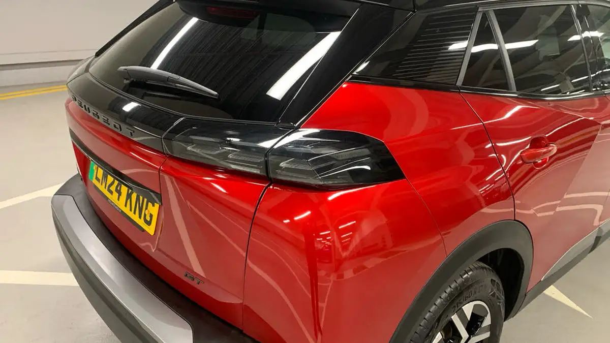 2024-peugeot-2008-suv-e-gt-136ps-50kwh-big-44