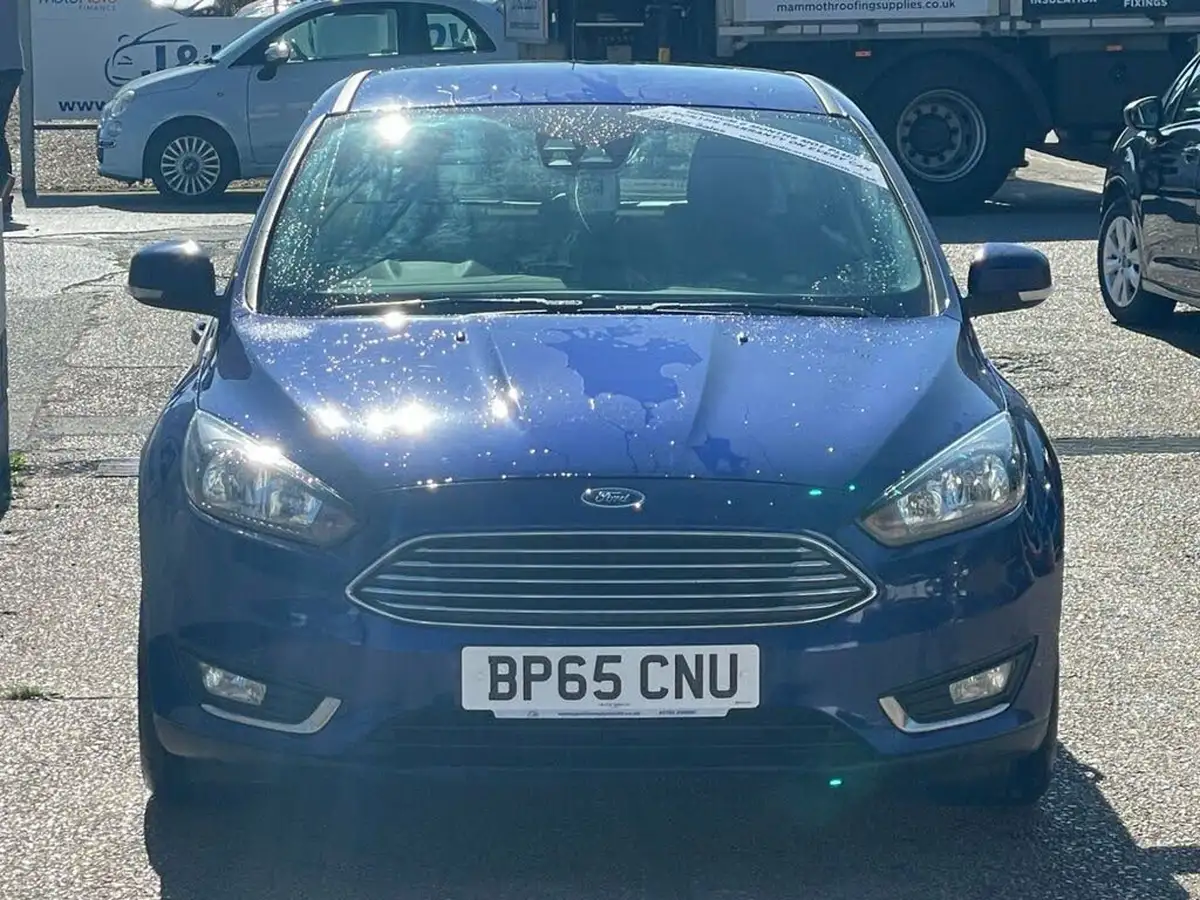 2016-ford-focus-15tdci-titanium-hatchback-big-14