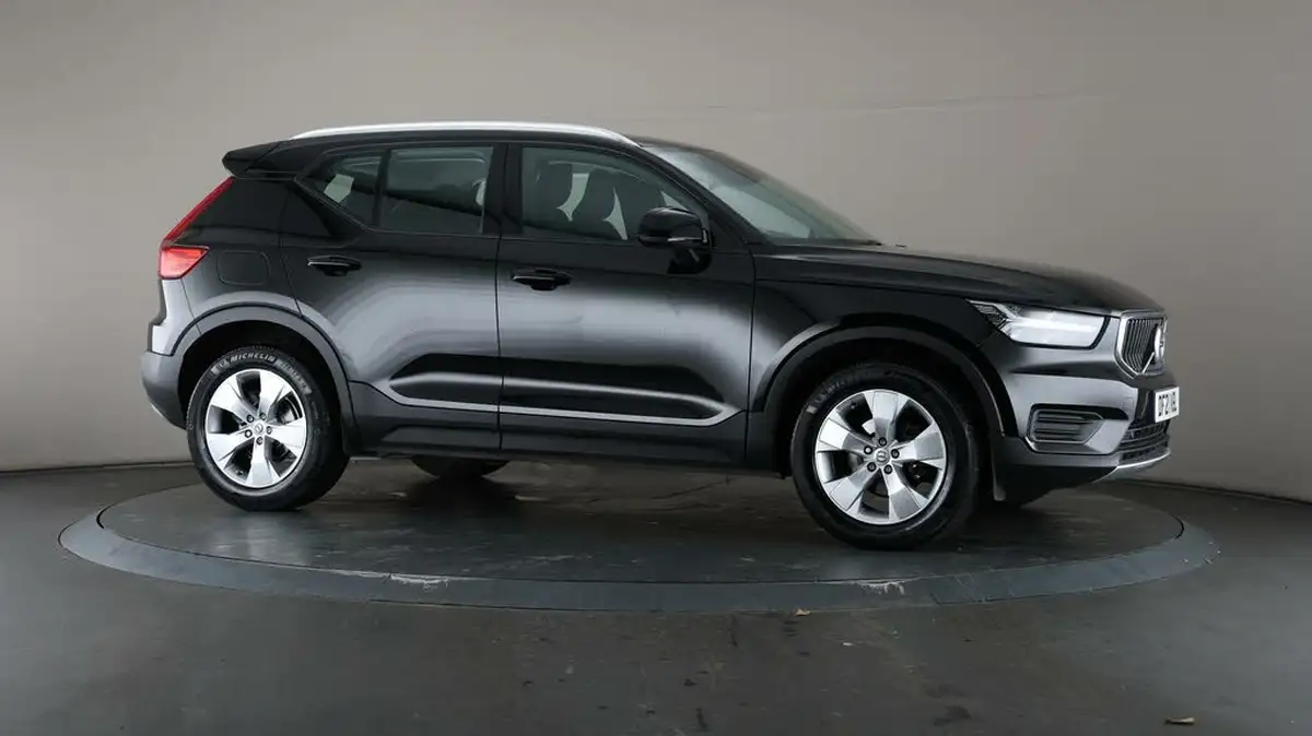 2021-volvo-xc40-15-t3-momentum-161bhp-auto-big-48