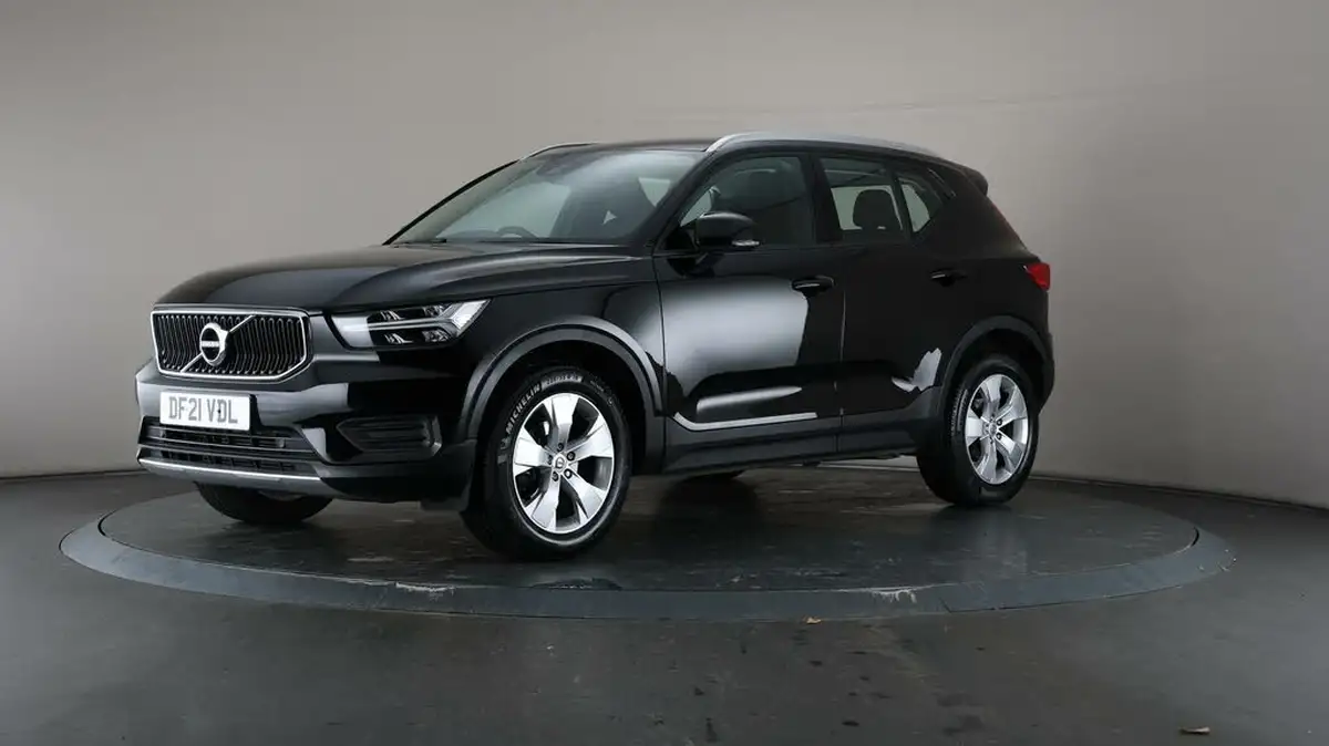 2021-volvo-xc40-15-t3-momentum-161bhp-auto-big-3
