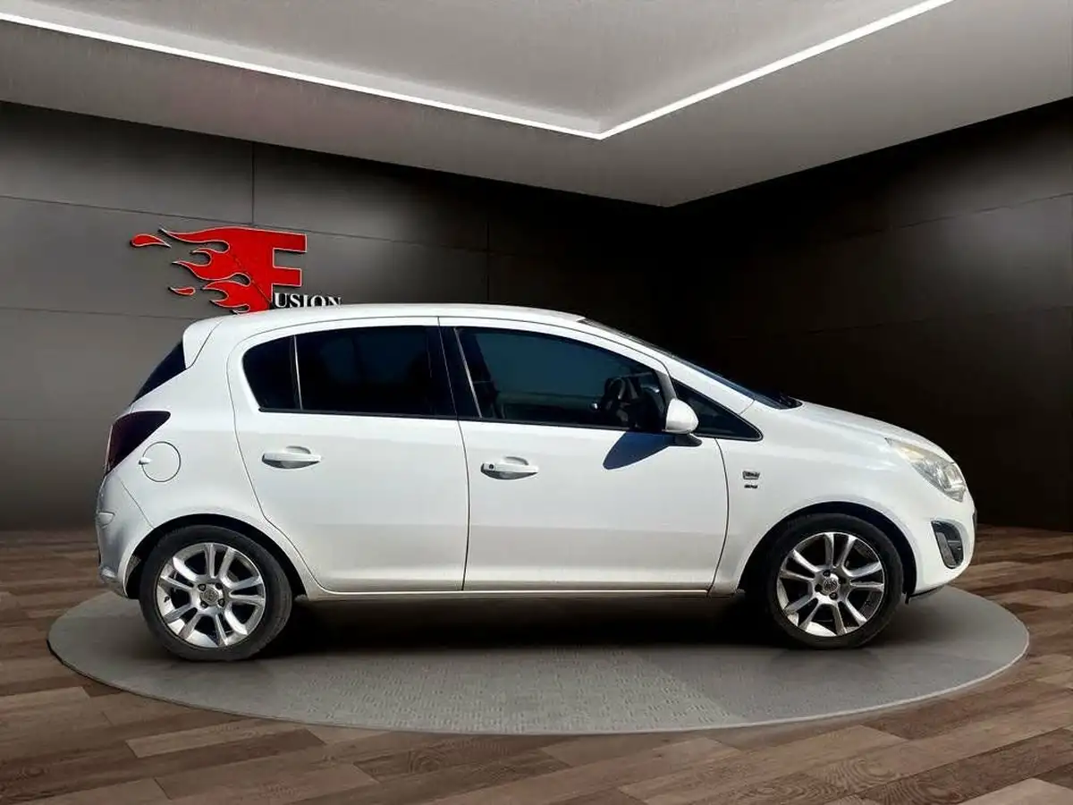 2011-vauxhall-corsa-14-sxi-100ps-5d-1364cc-auto-big-3