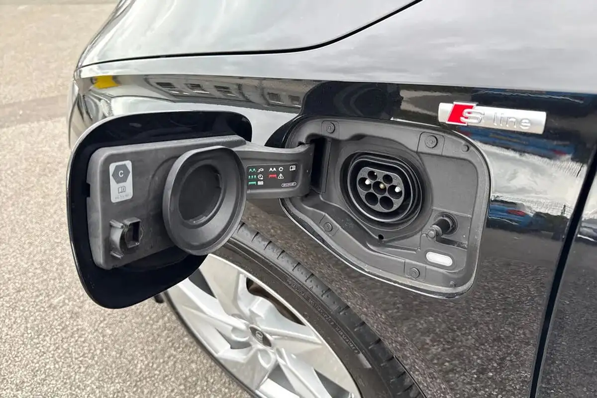 2022-audi-a3-14-40-tfsi-e-s-line-big-37