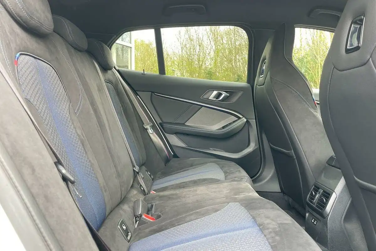 2021-bmw-1-series-20-m135i-xdrive-big-20